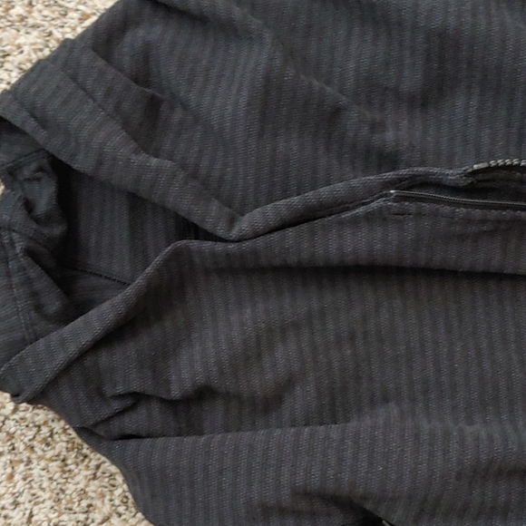 Lululemon workout jacket - Picture 2 of 4